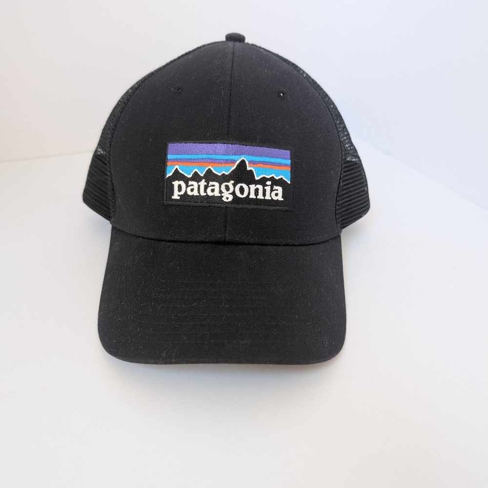 Patagonia Unisex Black Cap Embroidered Logo. Mesh Back. Adjustable